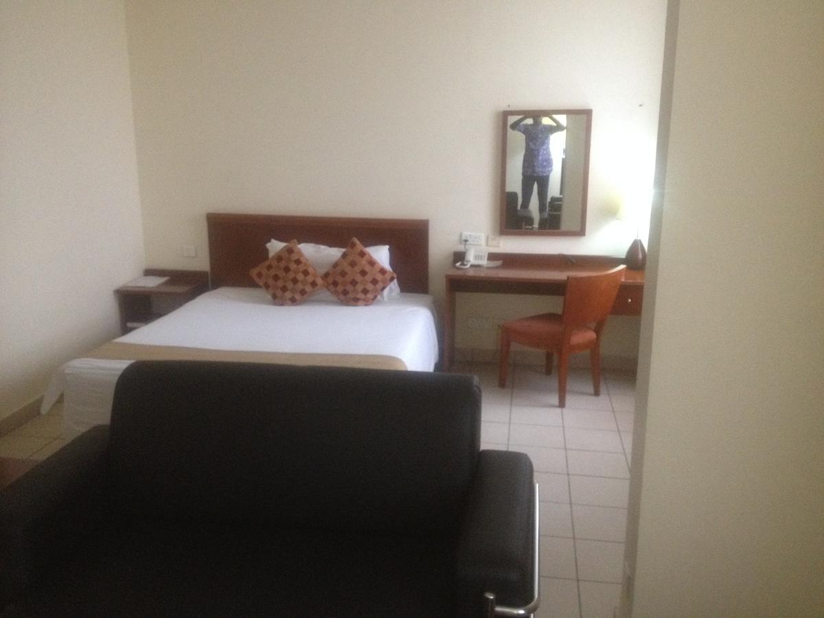 Tinapa Lakeside Hotel คาลาบาร์ ภายนอก รูปภาพ