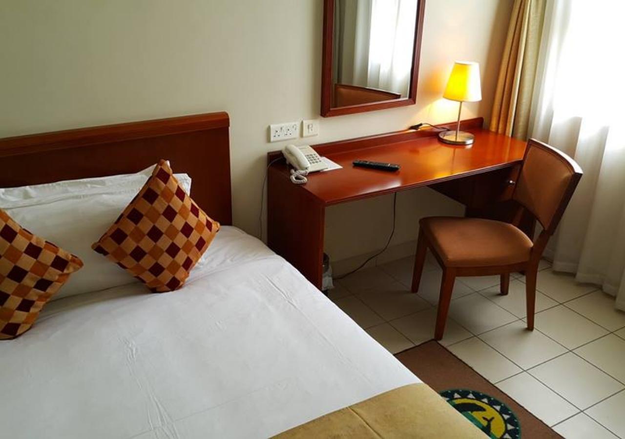 Tinapa Lakeside Hotel คาลาบาร์ ภายนอก รูปภาพ