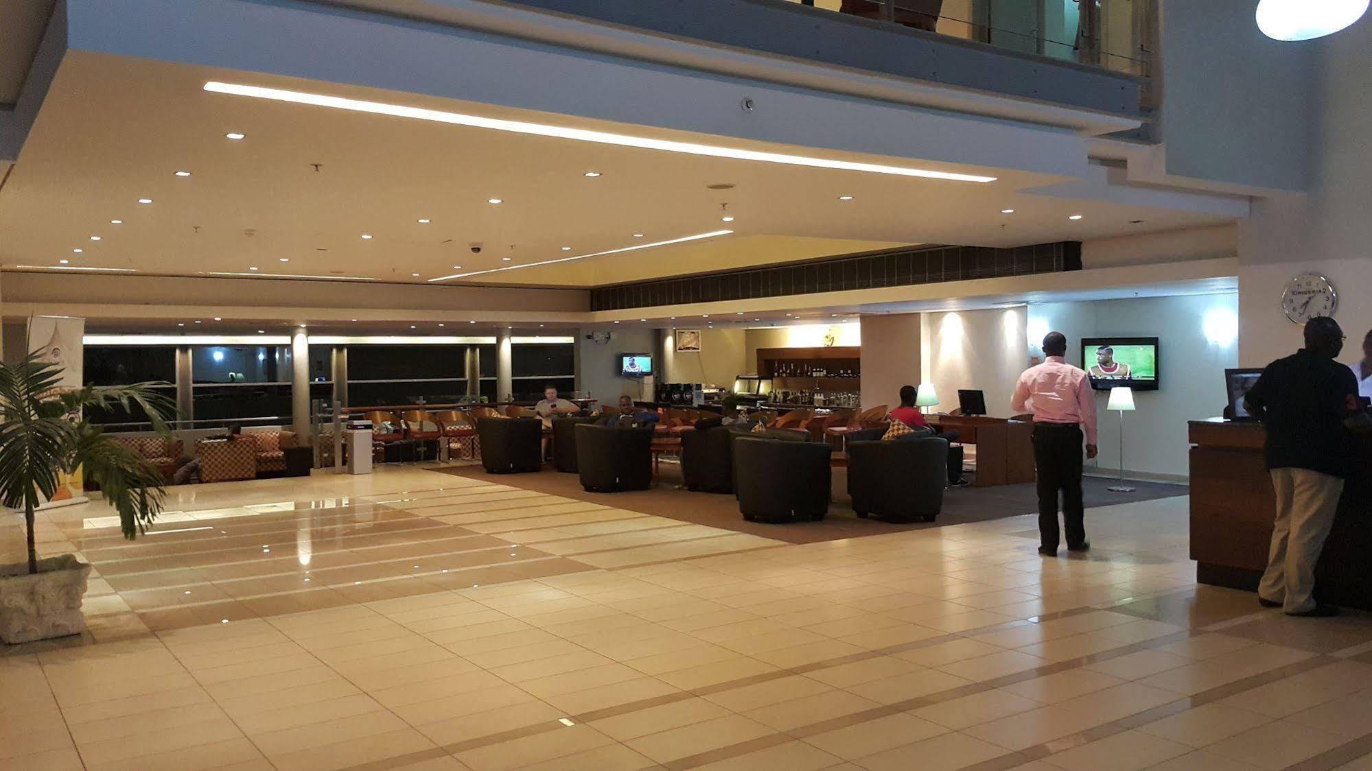 Tinapa Lakeside Hotel คาลาบาร์ ภายนอก รูปภาพ