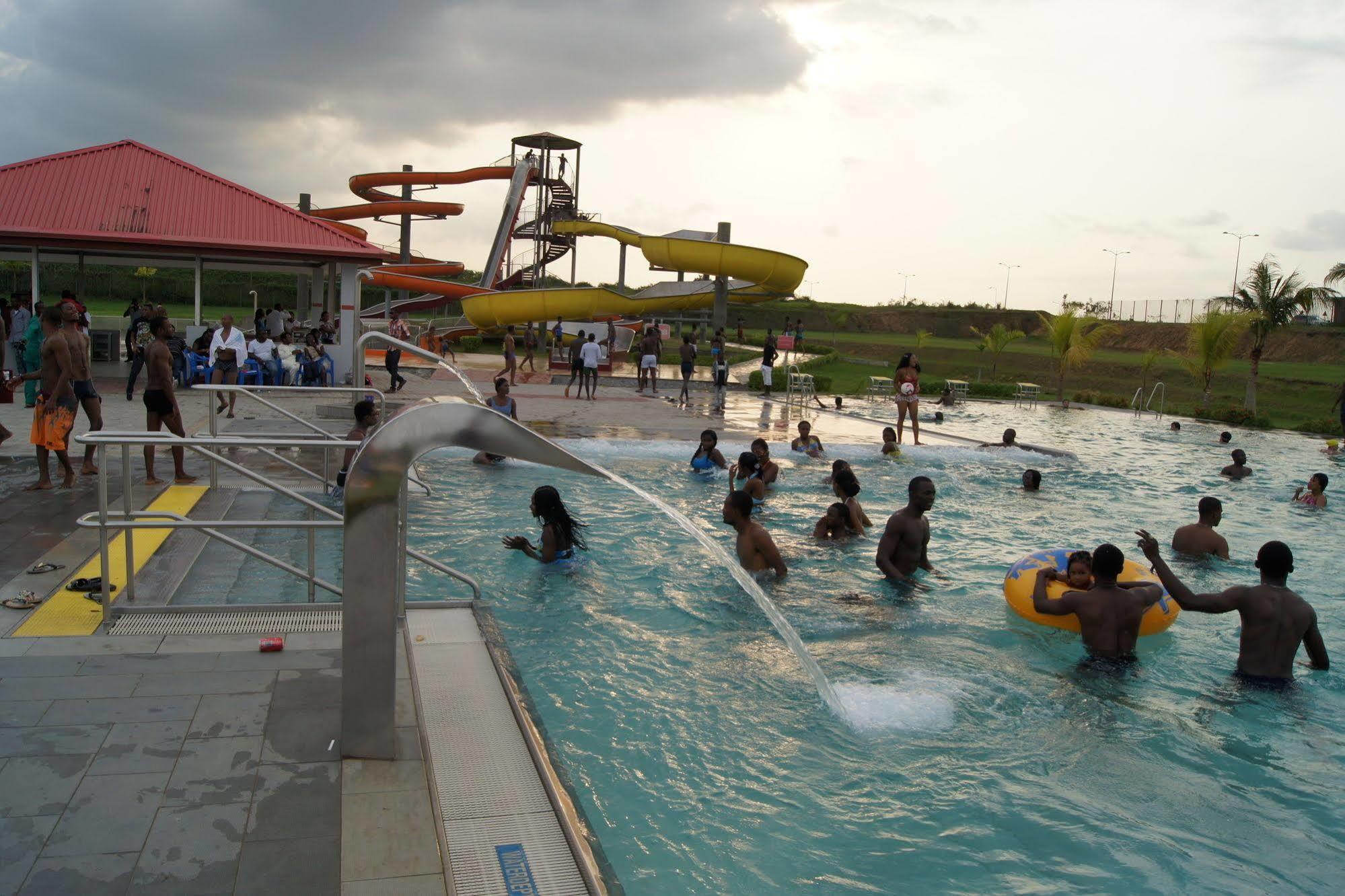 Tinapa Lakeside Hotel คาลาบาร์ ภายนอก รูปภาพ