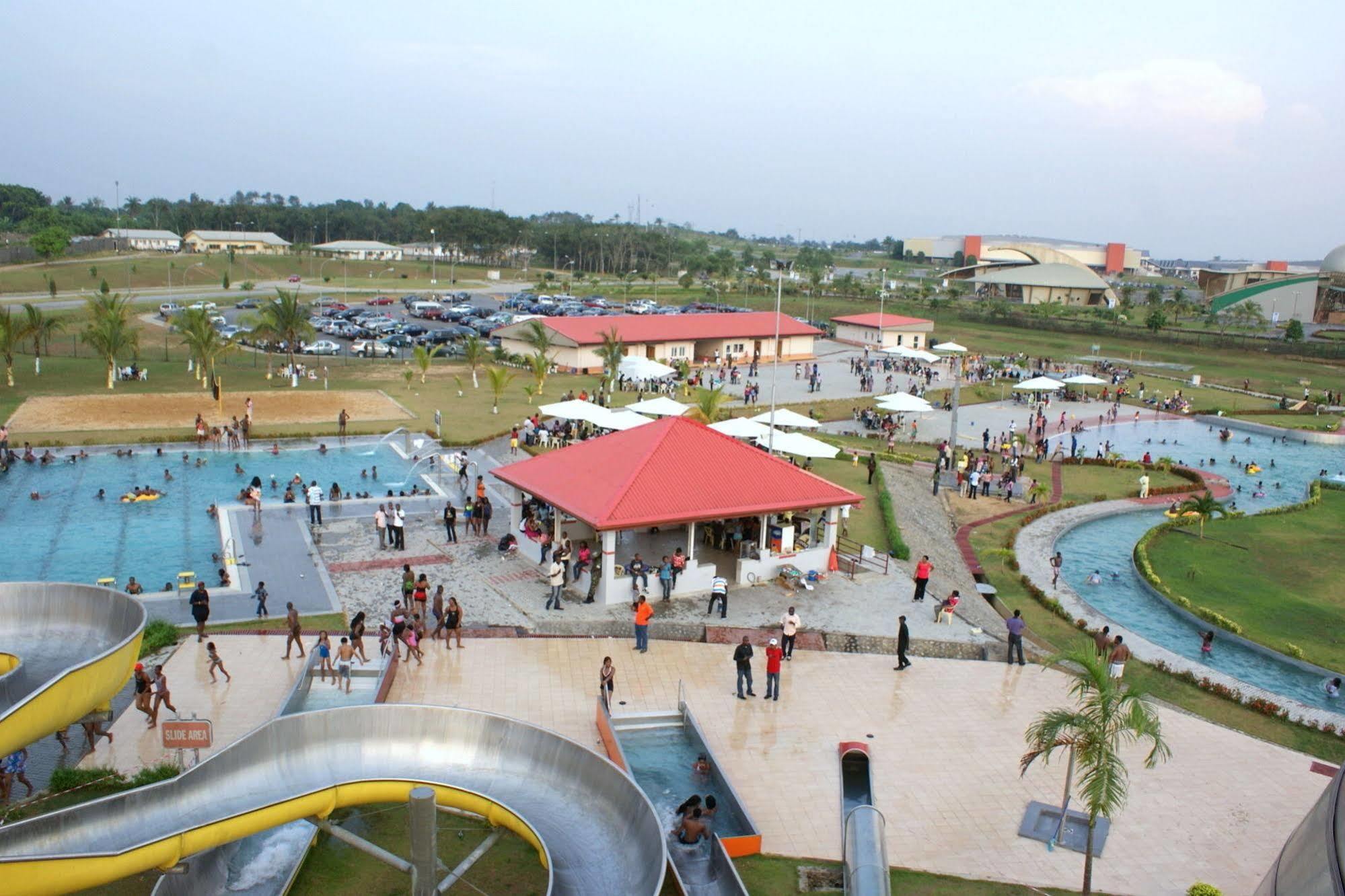 Tinapa Lakeside Hotel คาลาบาร์ ภายนอก รูปภาพ
