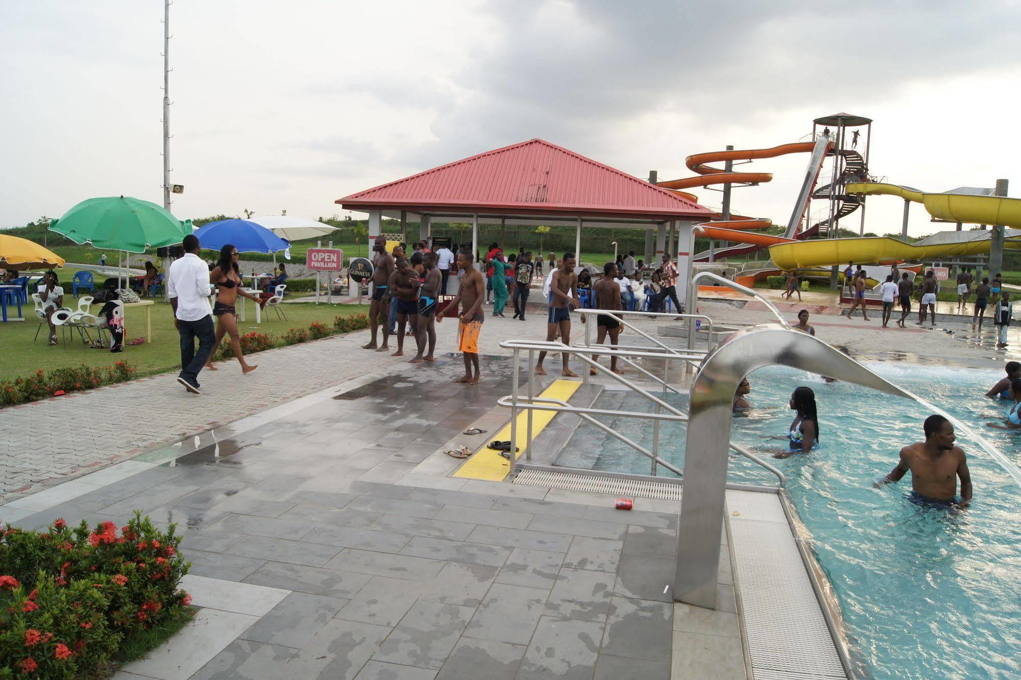 Tinapa Lakeside Hotel คาลาบาร์ ภายนอก รูปภาพ